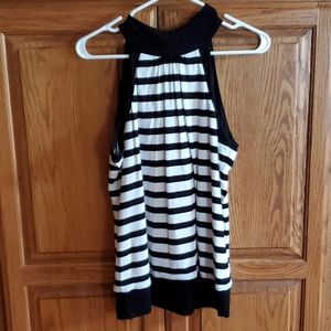 White House Black Market size M top